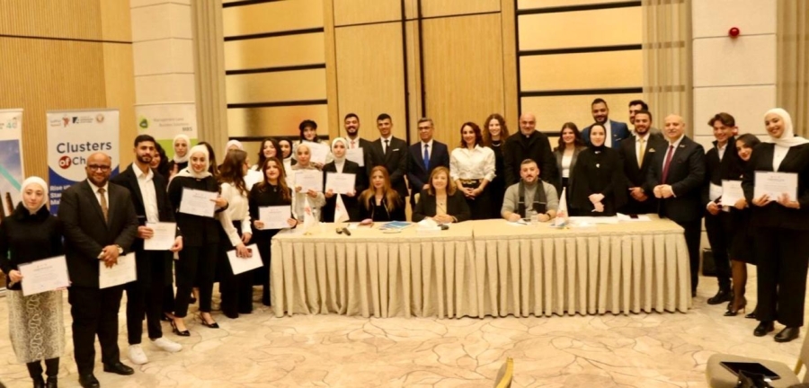 مركز عناقيد المحبة يختتم برنامج “عناقيد التغيير” بتخريج طلبة جامعيين وعرض مشاريعهم