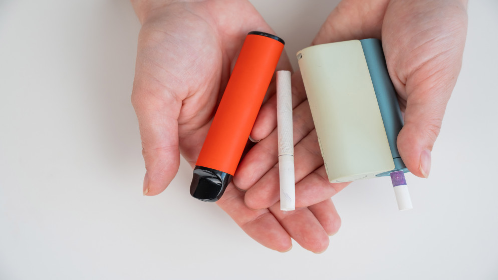 الصحة النيابية: تخفيض الضريبة على السجائر الإلكترونية يشجع على التدخين