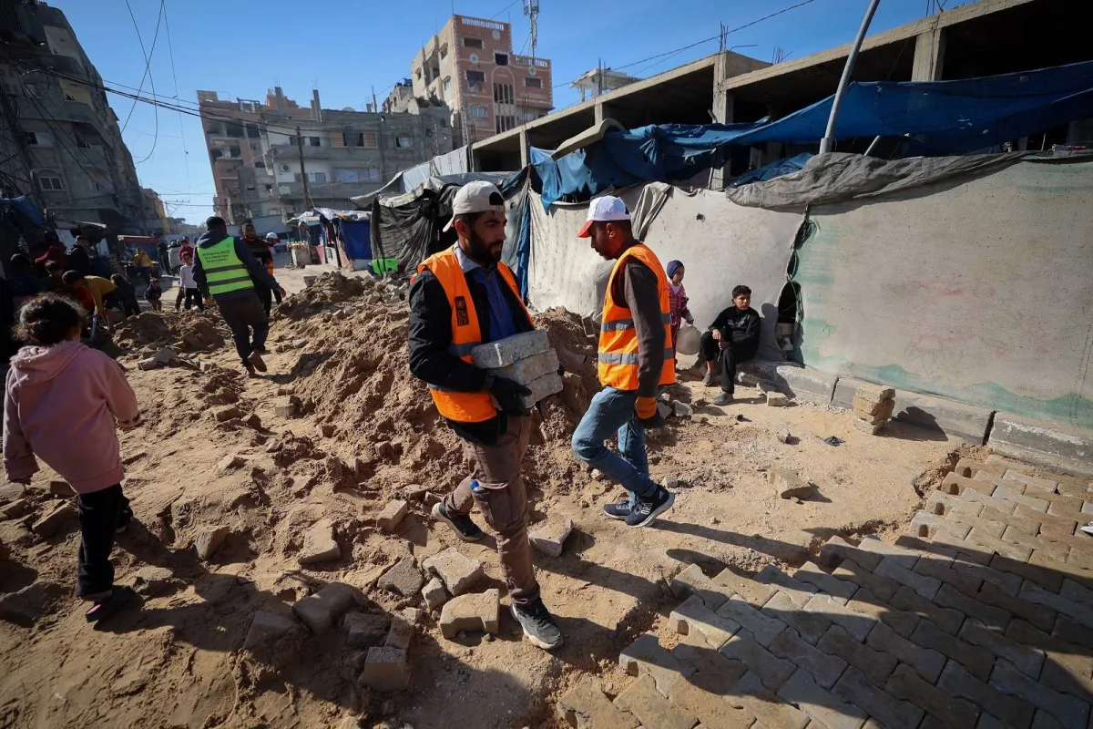 مصر تكثّف اتصالاتها الإقليمية لبدء إعادة إعمار غزة بعد تثبيت التهدئة