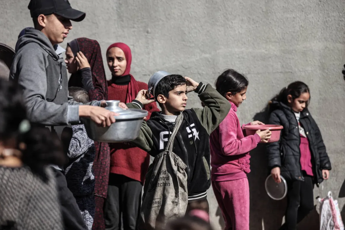 إسرائيل تشدد الخناق على المنظمات الإنسانية في غزة والضفة