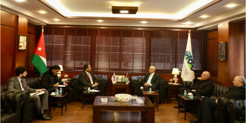 تجارة عمان تبحث مسارات جديدة لعلاقات المملكة التجارية مع ماليزيا