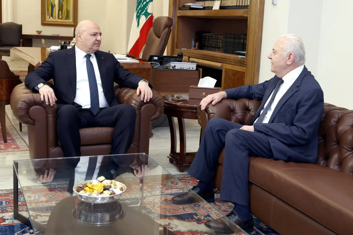 الرئيس اللبناني: شبح الحرب أصبح بعيداً