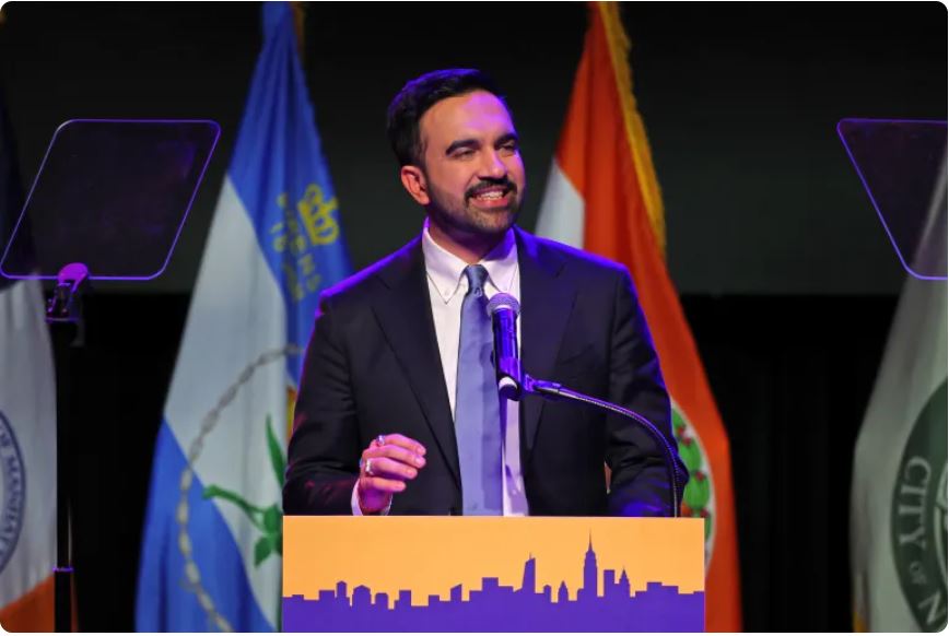 صدام مبكر: إسرائيل تهاجم عمدة نيويورك زهران ممداني بعد إلغاء تعريف معاداة السامية