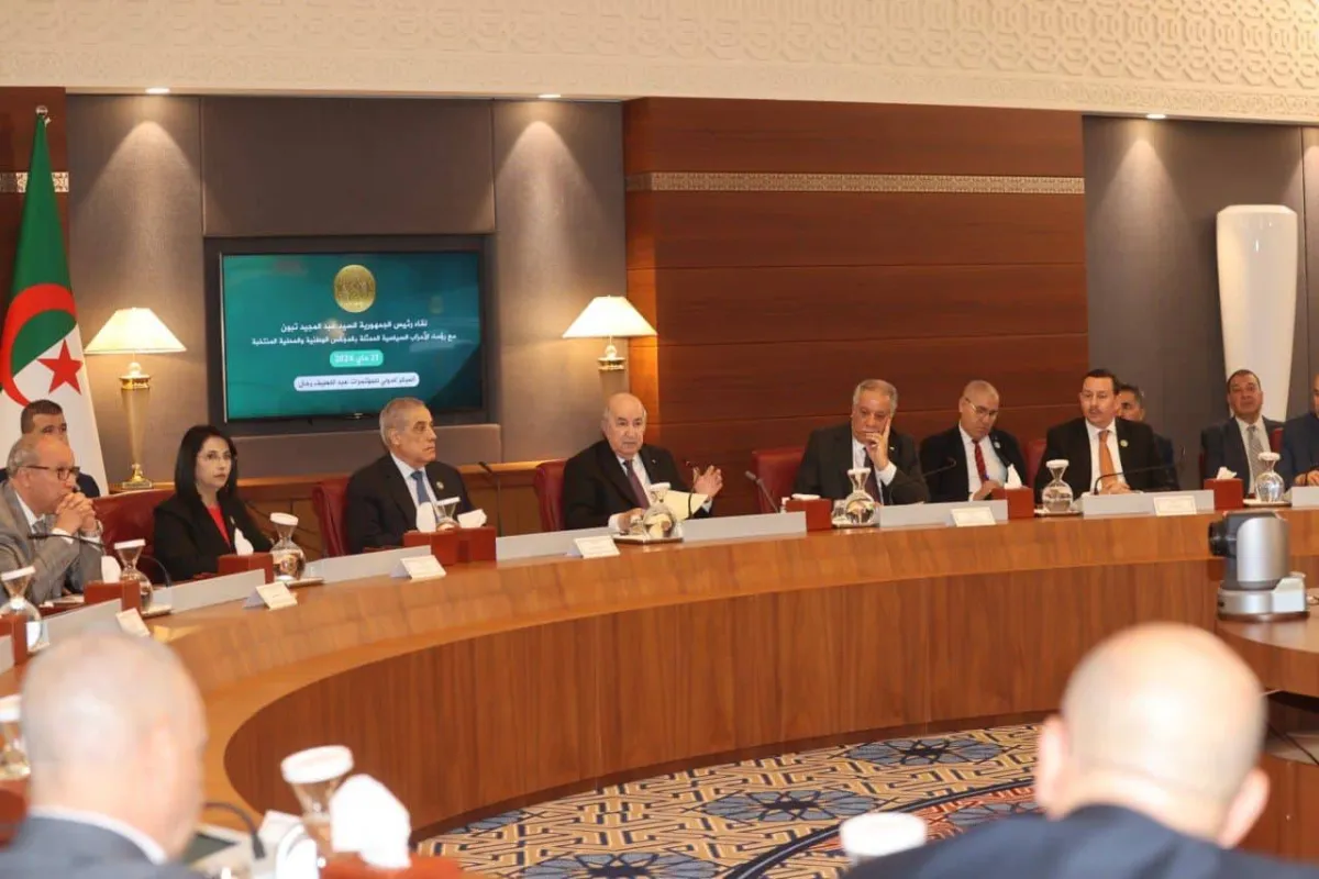 الجزائر تترقب انطلاق الحوار الوطني مطلع 2026 وقانون الأحزاب يتصدر المشهد