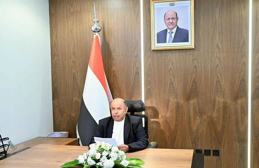 بقيادة الخنبشي.. درع الوطن تستعيد معسكرات حضرموت بإسناد جوي وسعودي