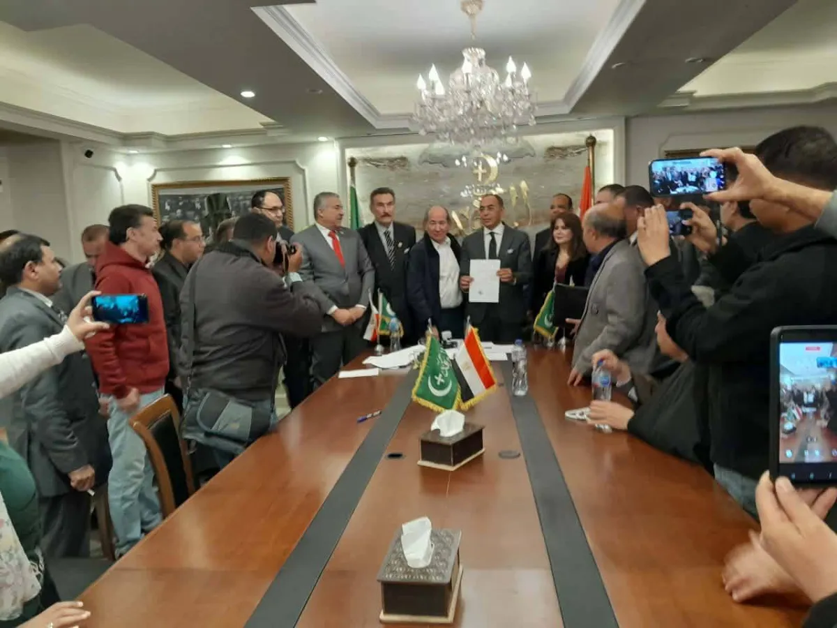 صراع العمالقة لإنقاذ بيت الأمة من شبح الإفلاس والاندثار السياسي