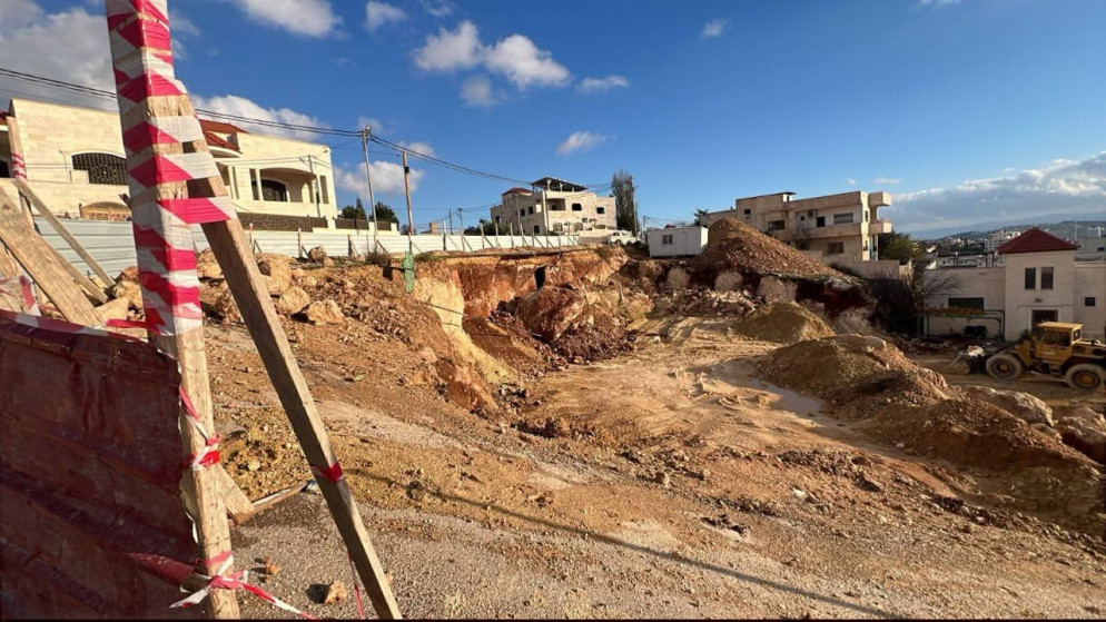 إغلاق شارع فرعي في الجبل الأخضر بجرش بسبب انهيار حفريات إنشائية