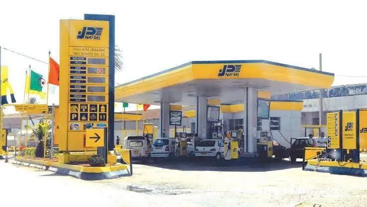 احتقان اجتماعي في الجزائر جراء زيادات الوقود وقانون المرور الجديد