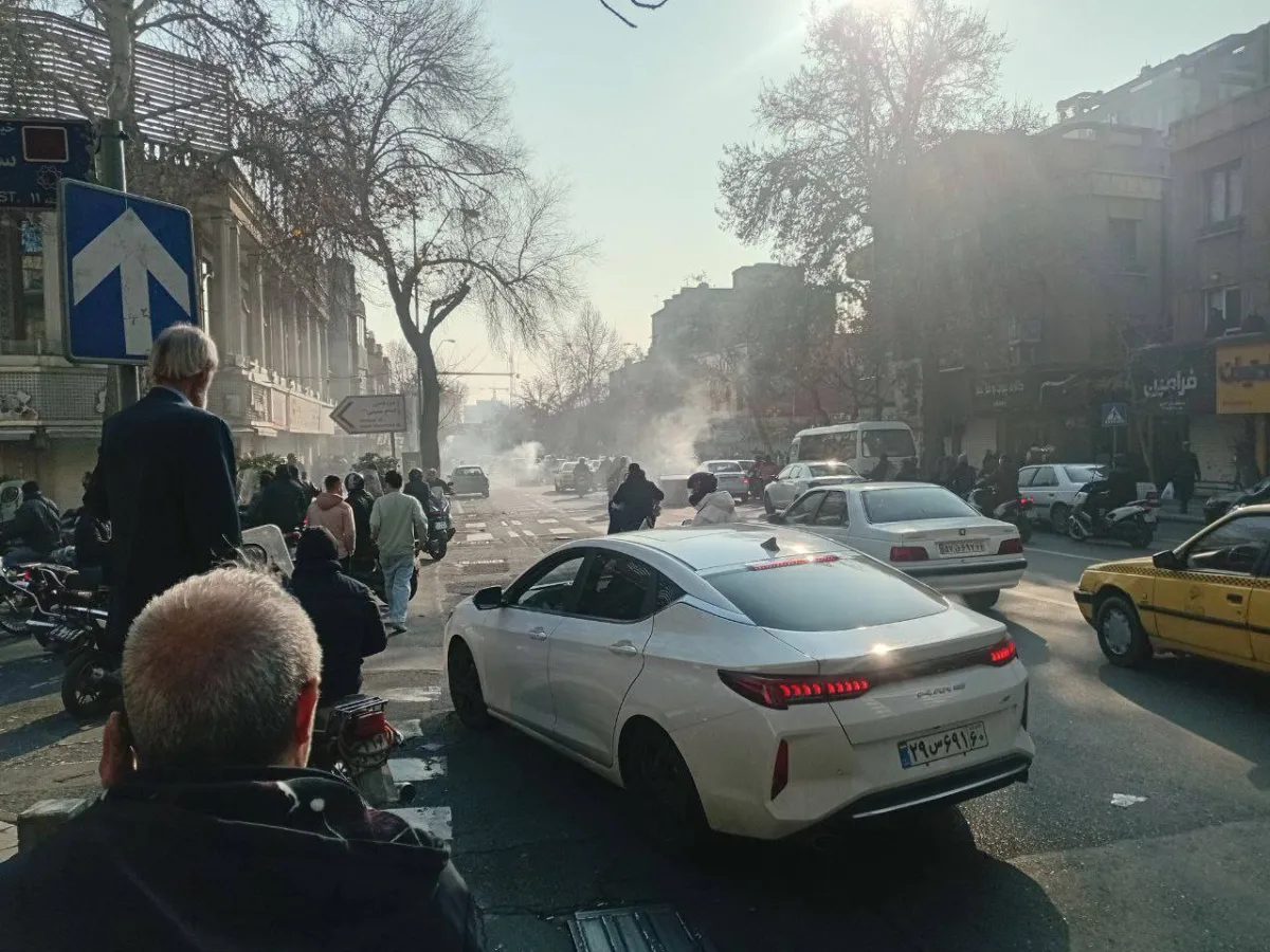 طهران: الاحتجاجات تقتحم البازار والقبضة الرقمية تشتد