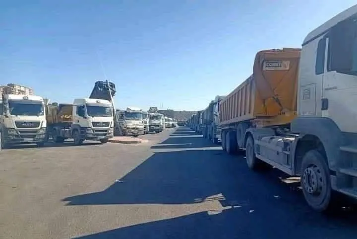 أزمة نقل خانقة.. إضراب عام يشلّ حركة النقل في كل أنحاء الجزائر