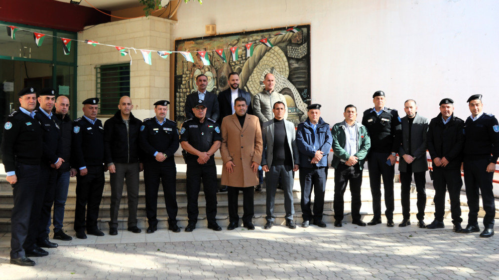 مدير شرطة نابلس يزور المستشفى الميداني الأردني نابلس 9