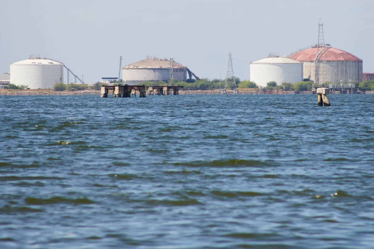 شركات النفط الأميركية تشترط ضمانات سيادية قبل العودة للاستثمار في فنزويلا