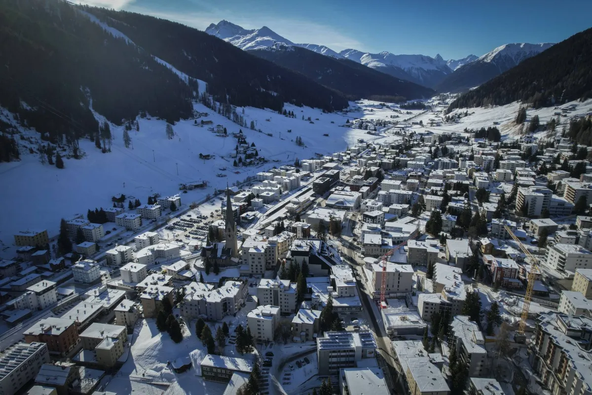 ترمب يقود وفداً رفيع المستوى إلى دافوس لعرض سياسة أميركا أولاً