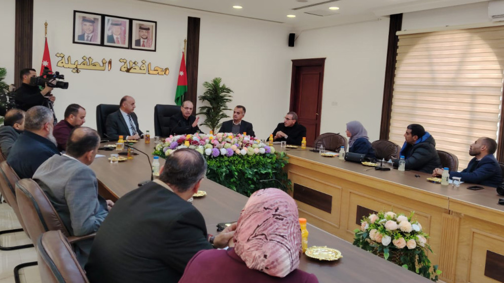 بعد المنخفض الأخير.. وزير الإدارة المحلية يتفقد الطفيلة ويؤكد: لن نسمح بتهديد حياة المواطنين