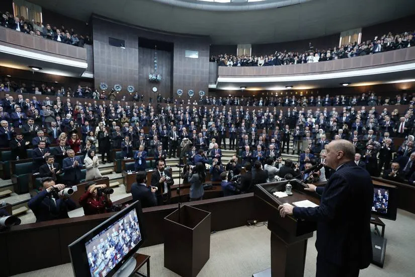 تركيا: معركة شد وجذب بين الحزب الحاكم والمعارضة حول الدستور الجديد