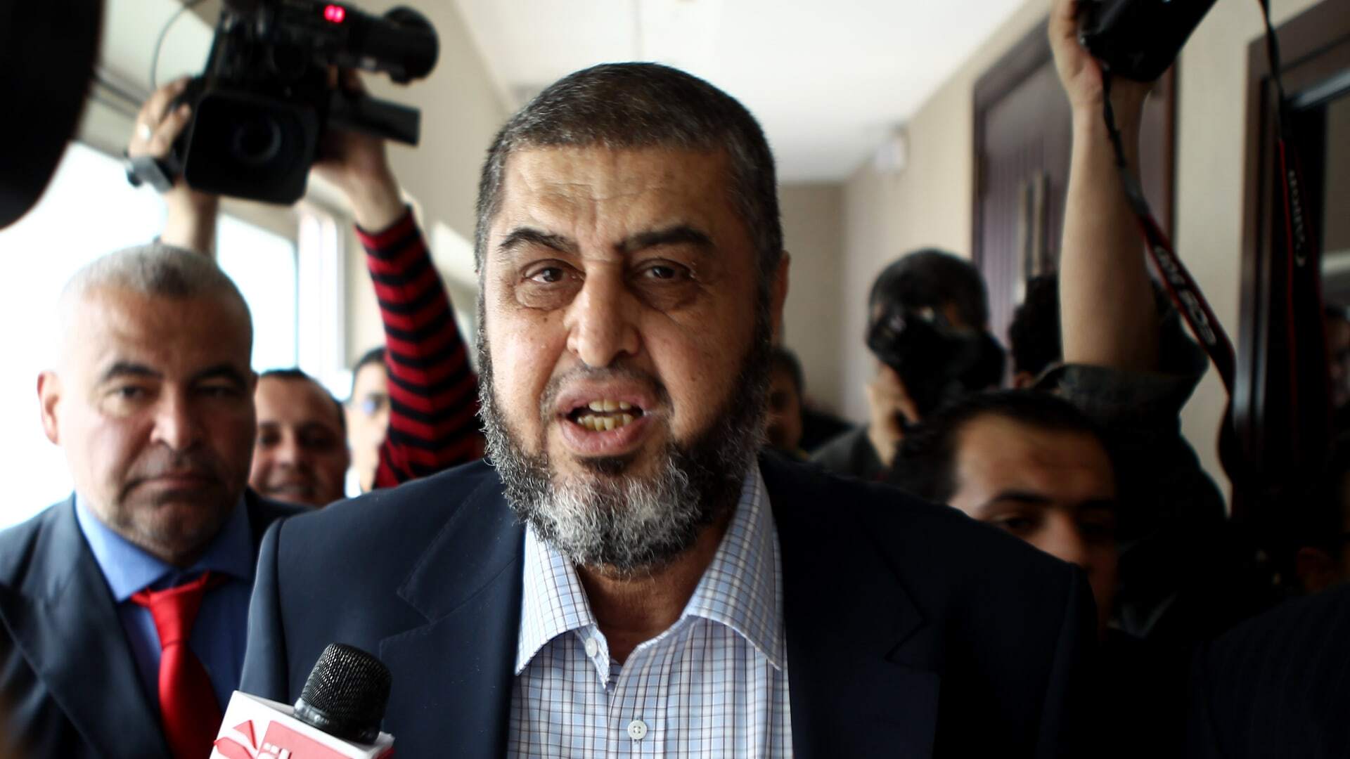 مصر.. نواب وخبراء يحذرون من حرب وعي تقودها جماعة الإخوان