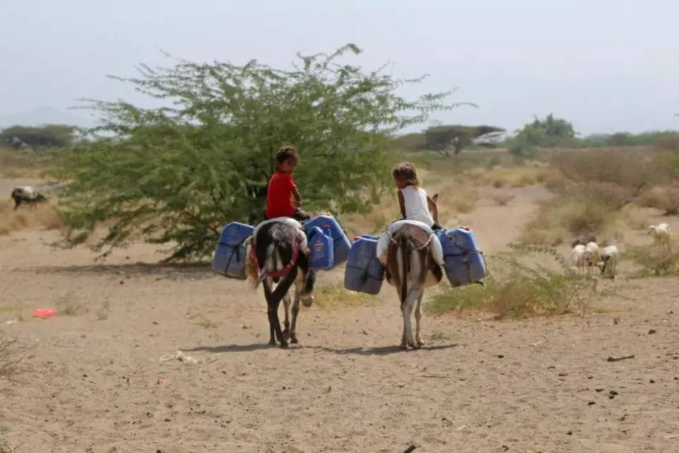 اليمن: أطفال يموتون بالألغام وسوء التغذية مع تفاقم الأزمات الإنسانية
