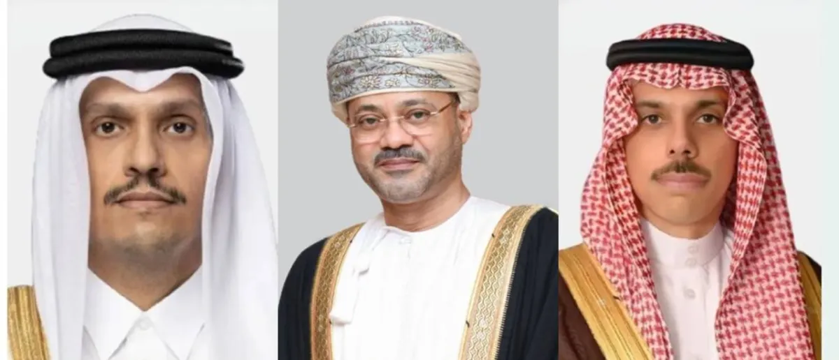 وزير الخارجية السعودي يبحث مع نظيريه القطري والعماني تطورات المنطقة