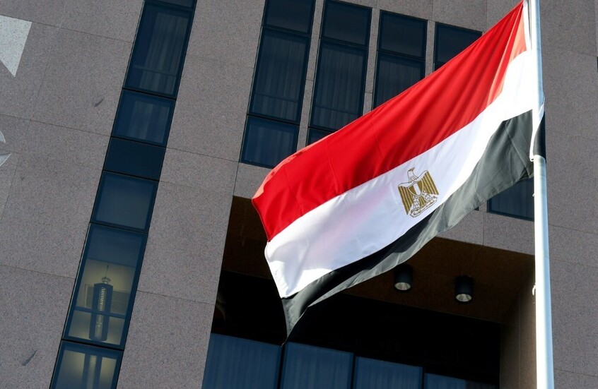 إعلام إسرائيلي: بصمة إيرانية وراء عمليات تهريب أسلحة عبر الحدود مع مصر