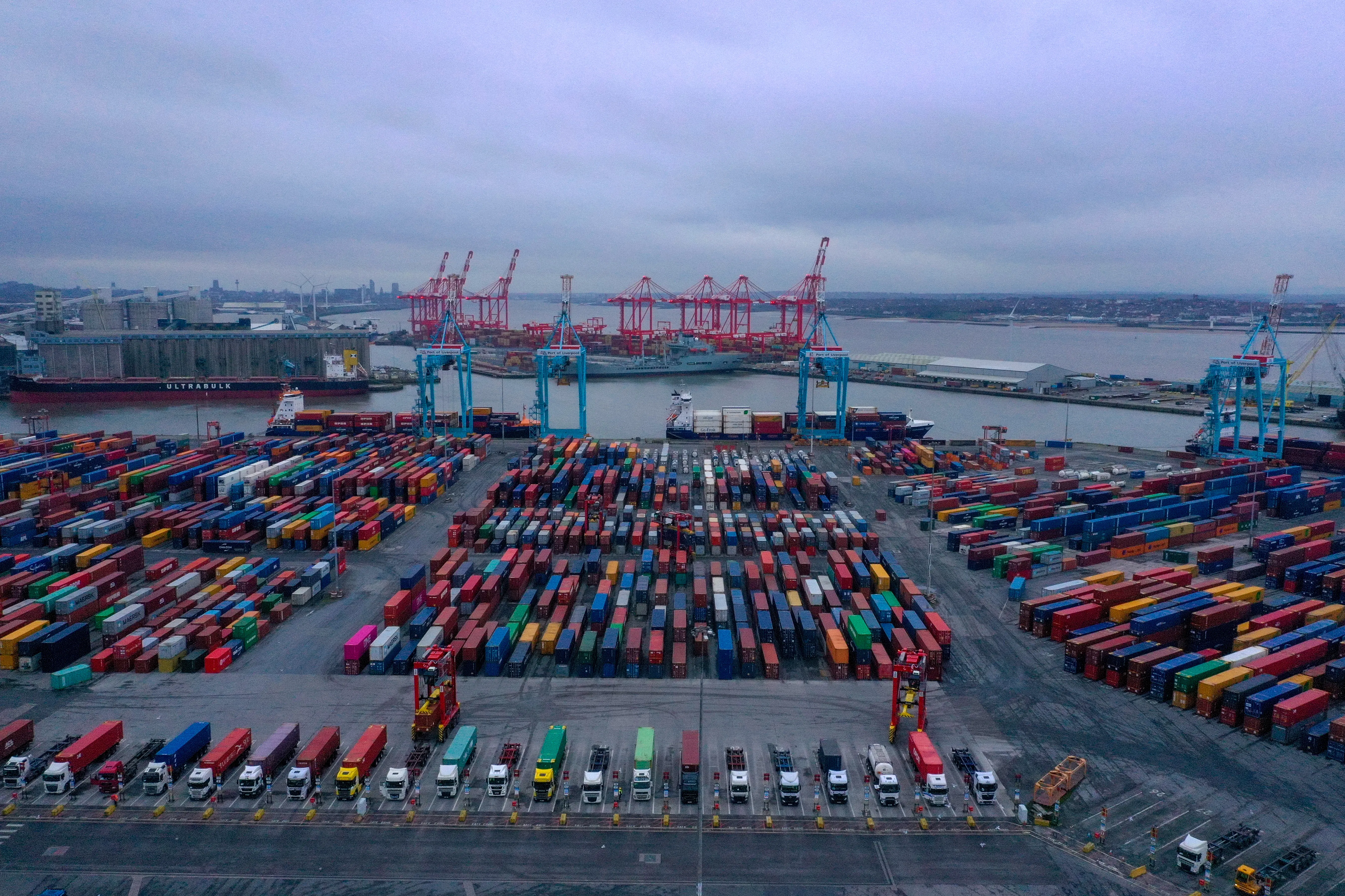 اقتصاد الصين ينمو بنسبة 5 في عام 2025 مدفوعاً بالصادرات