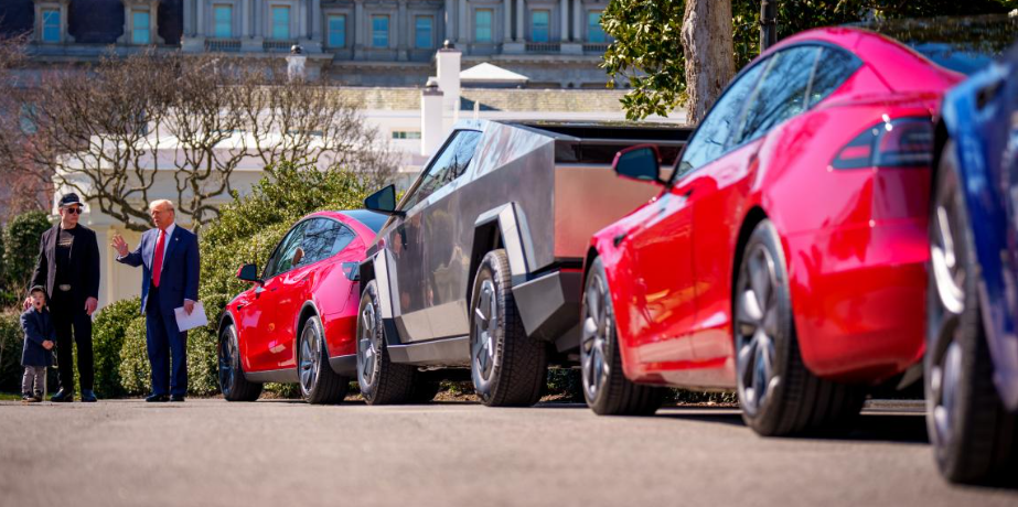 تسلا تواجه دعاوى قضائية بسبب خلل في الأبواب الكهربائية