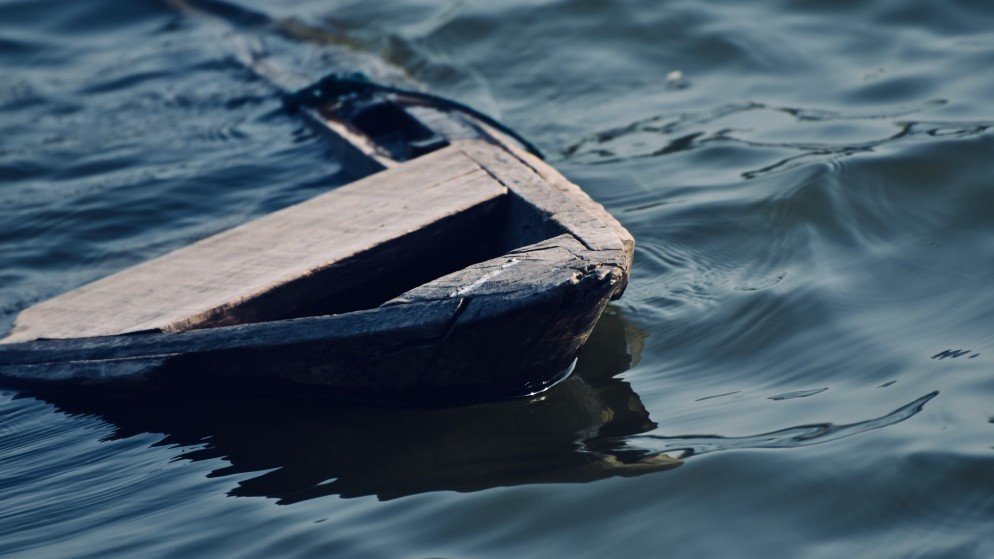 وفاة 3 سياح فرنسيين غرقاً في حادث انقلاب قارب بسلطنة عُمان