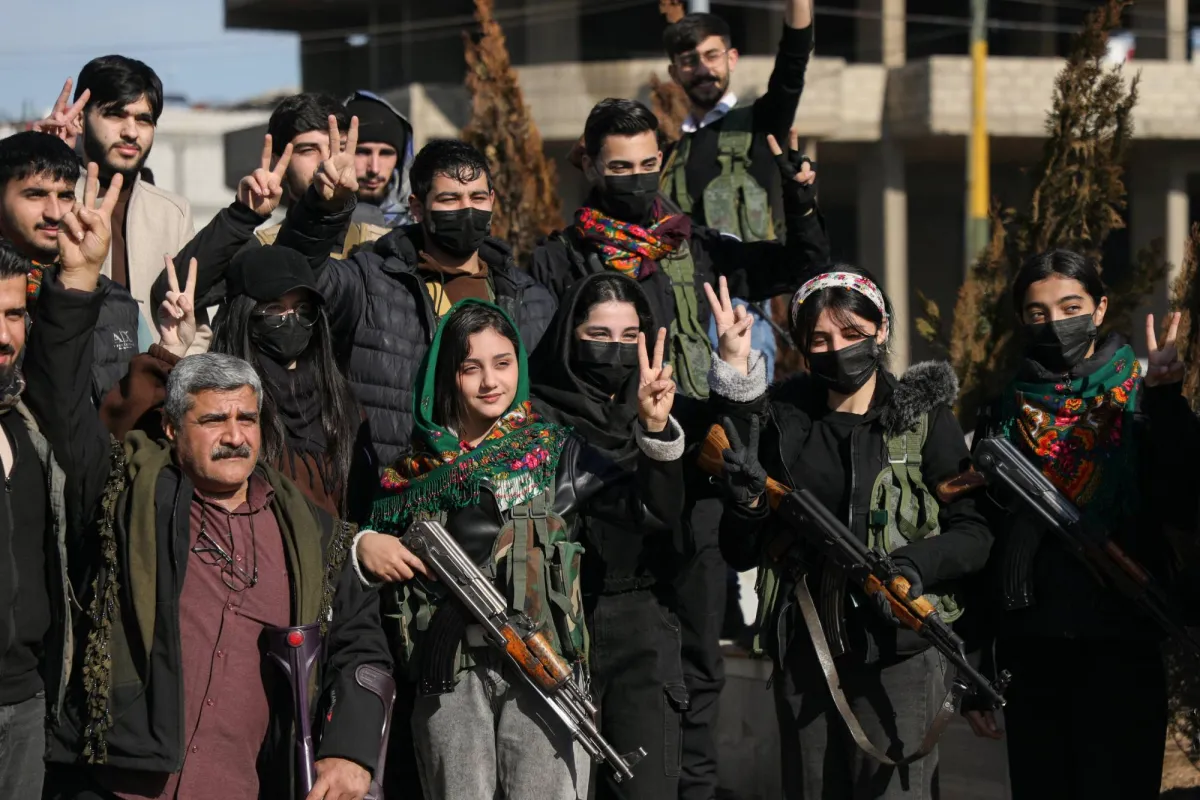 تلفزيون سوريا: اتفاق بين الحكومة وقسد على وقف العمليات العسكرية