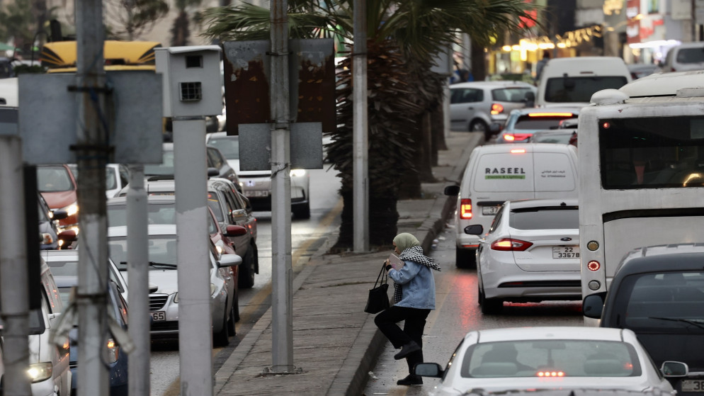 طقس بارد نسبيا اليوم ومنخفض جوي ماطر يؤثر على المملكة الأربعاء