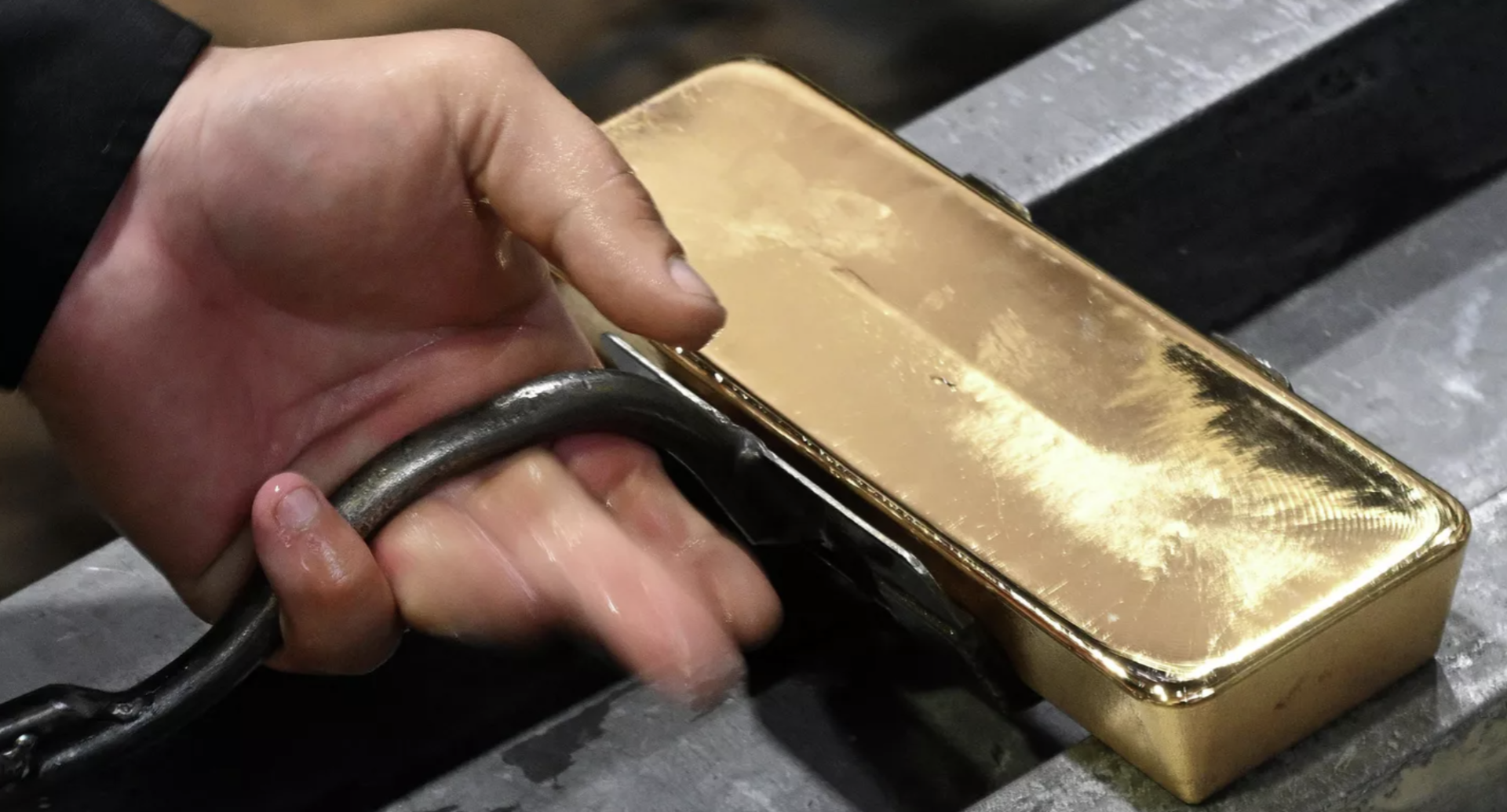 محلل يحدد 4 سيناريوهات قد تدفع الذهب للانخفاض بعد موجة صعود تاريخية