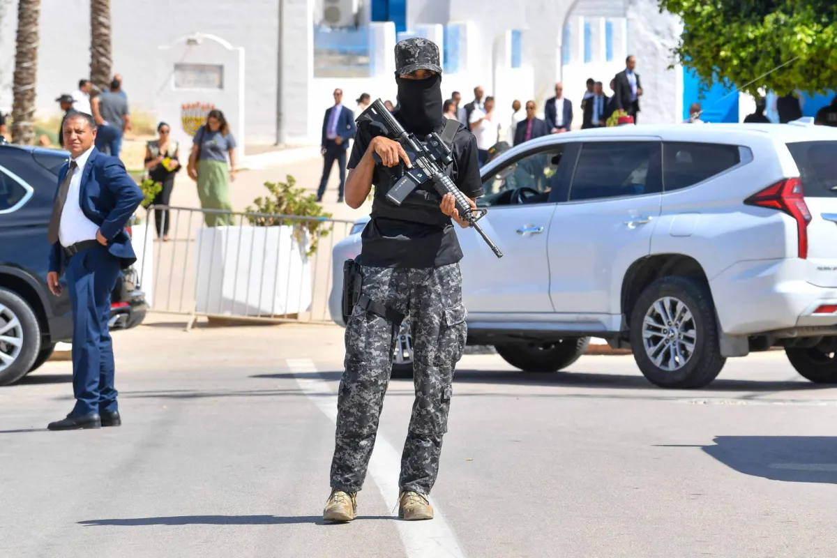 تونس: عودة 1715 مقاتلاً من بؤر التوتر وتفكيك 62 خلية إرهابية