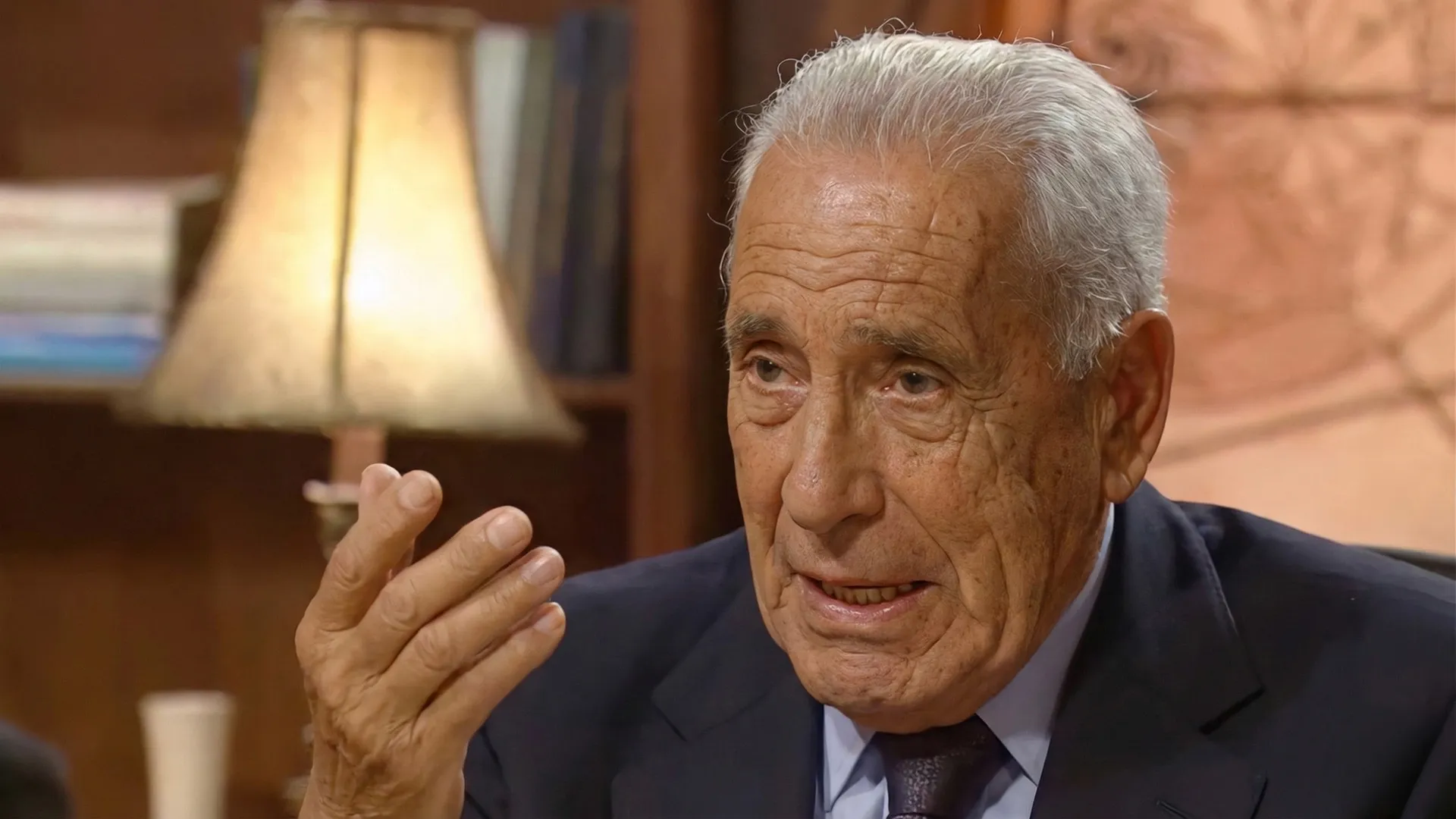 نظرة هيكل الاستراتيجية: هل تسعى واشنطن لتغيير النظام في إيران؟