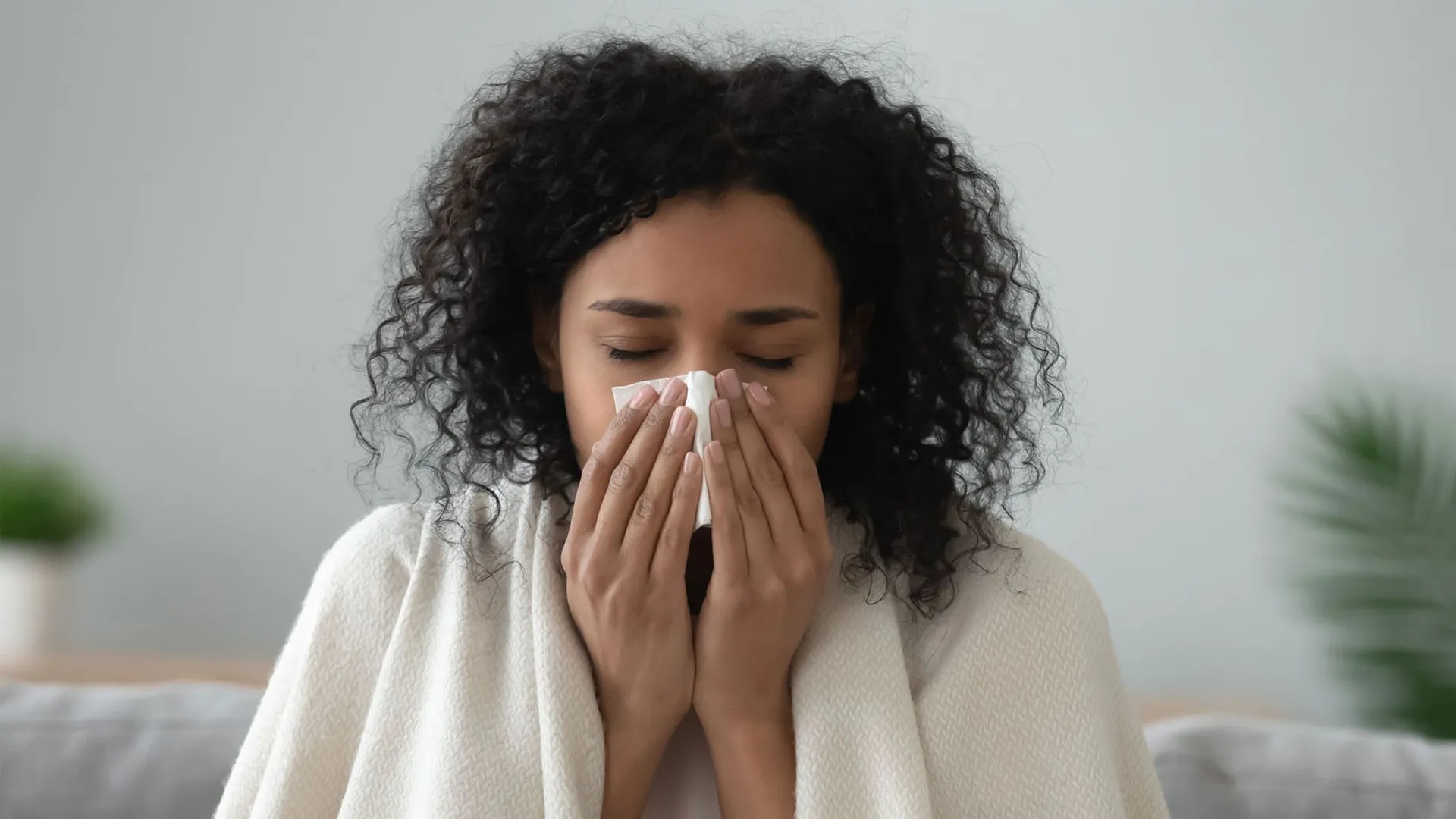 دليل شامل: كيف تفرق بين أعراض الحساسية ونزلات البرد مع قدوم الربيع؟