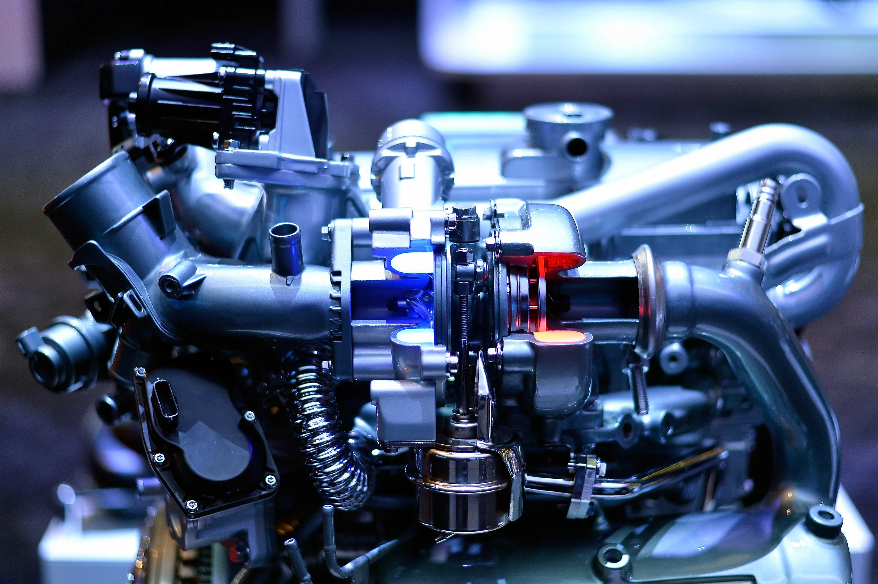 ثورة التيربو: كيف غيرت هندسة السيارات وقلبت موازين القوة؟