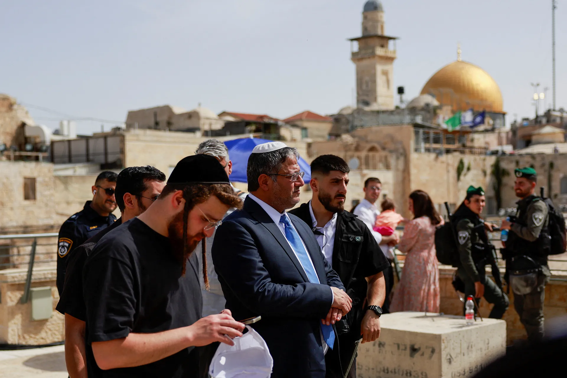 بن غفير يوسع نطاق تسليح الإسرائيليين بالقدس وألمانيا تدين عنف المستوطنين