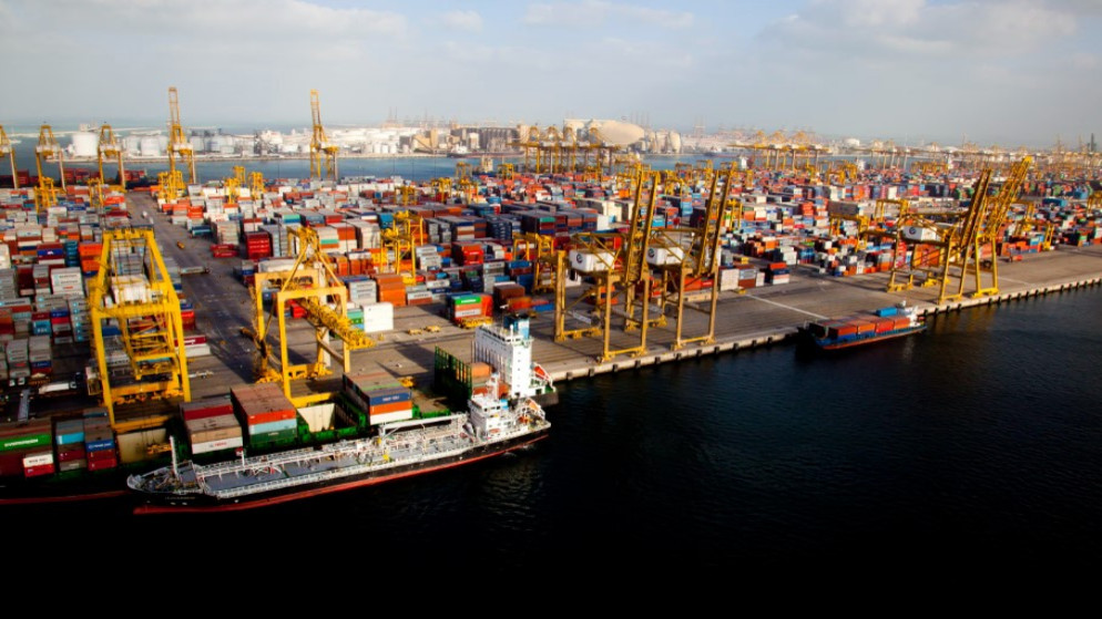 ميناء جبل علي: جاهزية كاملة رغم تحديات الشحن