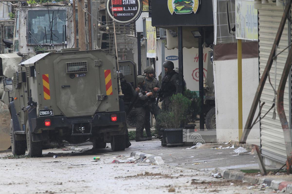 اختناقات في نحالين بعد اقتحام قوات الاحتلال