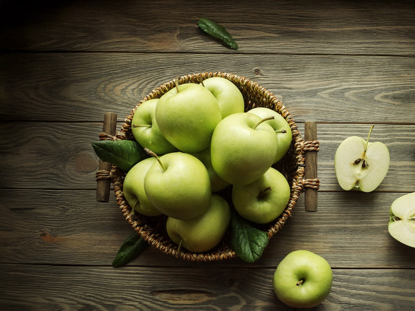 التفاح في سحور رمضان: فوائد صحية وغذائية لا تقدر بثمن