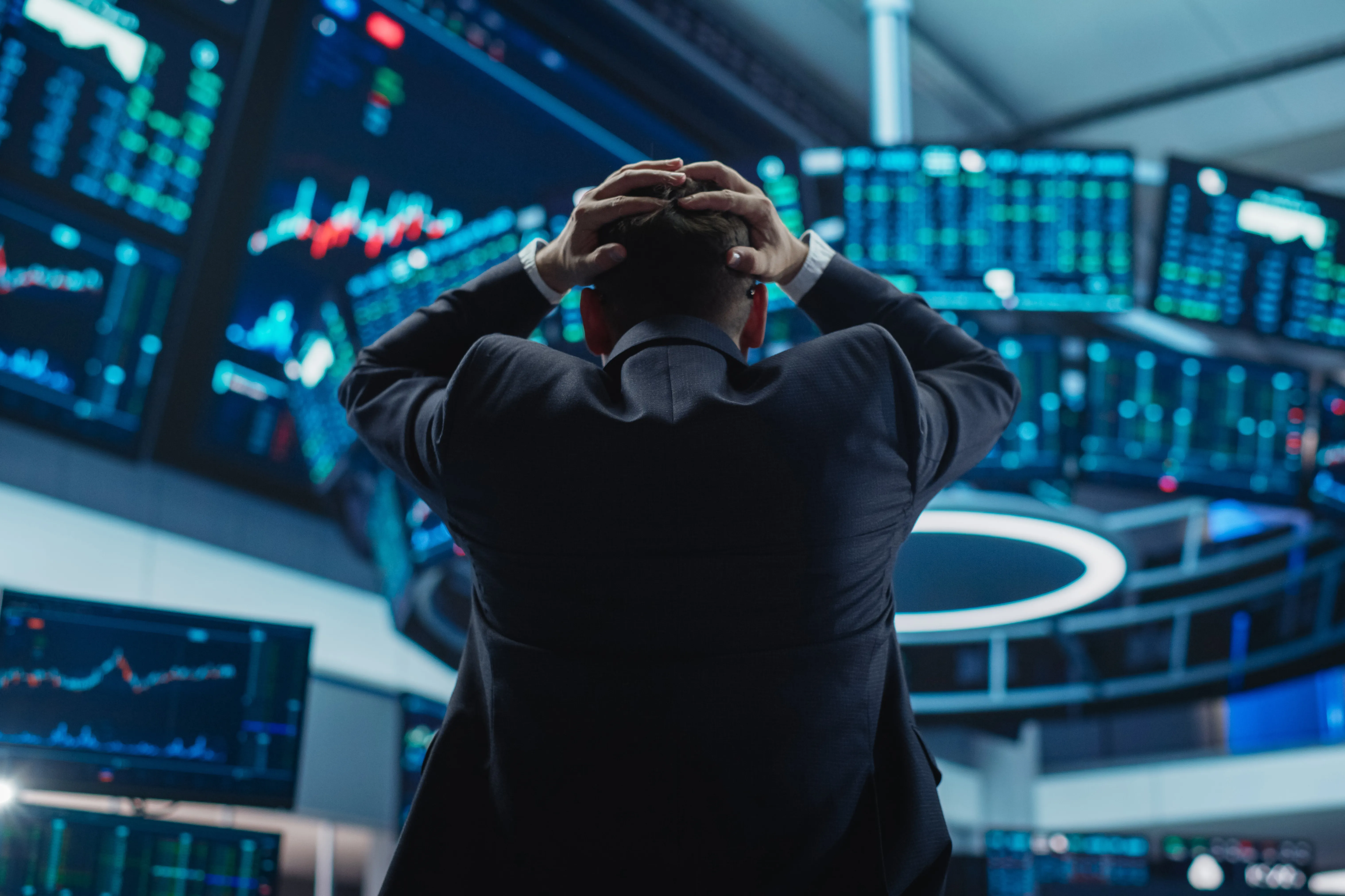 في خضم التوترات: نصائح ذهبية للمستثمرين في سوق الاسهم