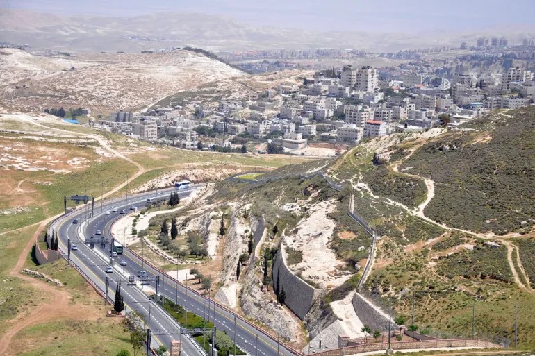 القدس تواجه تصاعدا في المشاريع الاستيطانية وسط تحذيرات فلسطينية