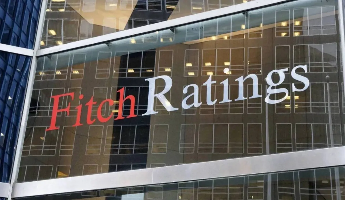 تراجع إصدارات الصكوك والسندات الخليجية بالدولار: تقرير فيتش يكشف الأسباب