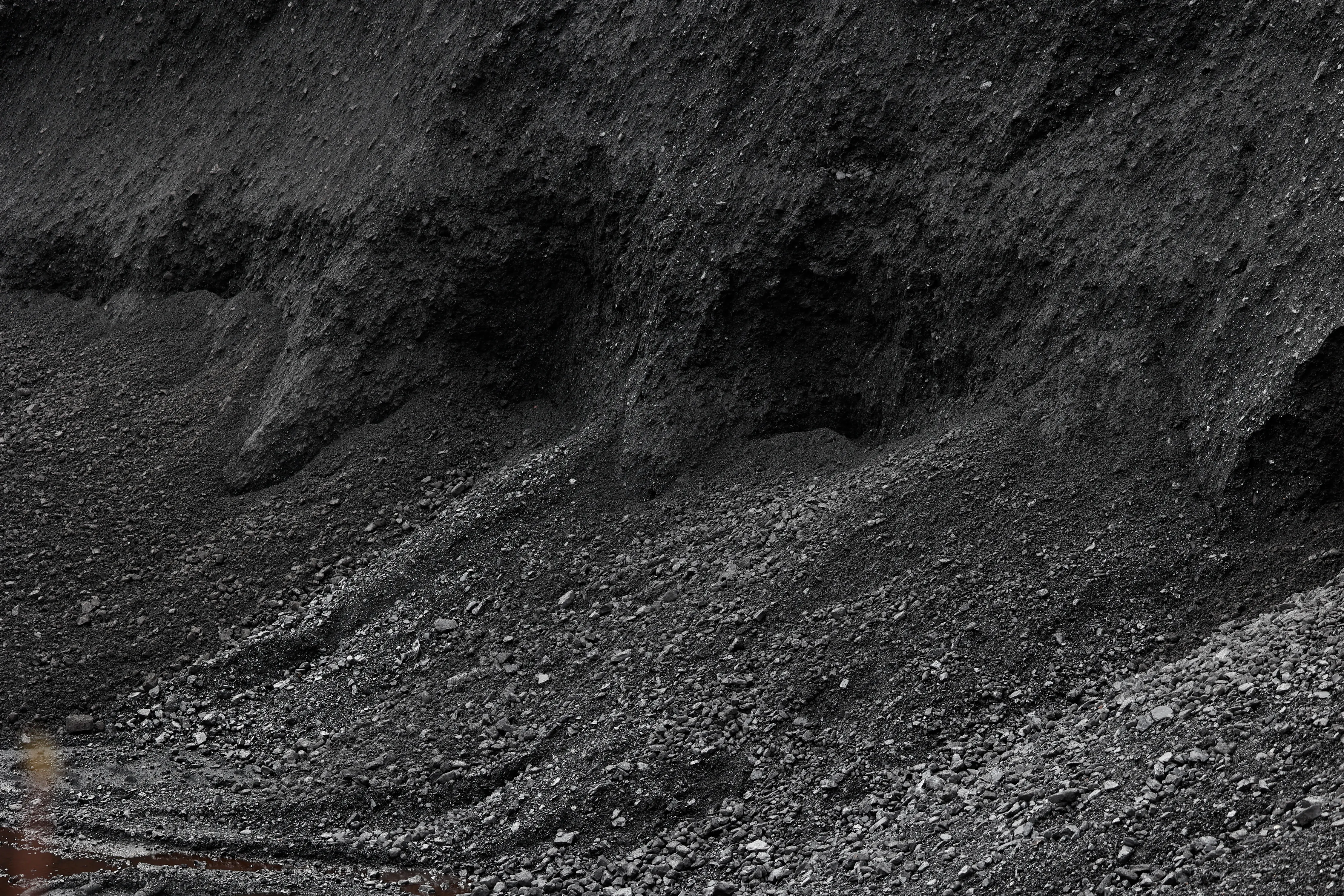 الفحم يعود بقوة: نظرة على أكبر الدول المنتجة والمستوردة والمصدرة