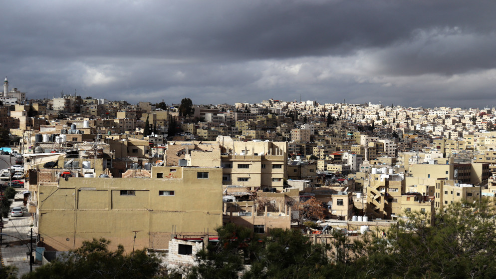 تقلبات جوية مرتقبة في الاردن مع تحذيرات من سيول وغبار