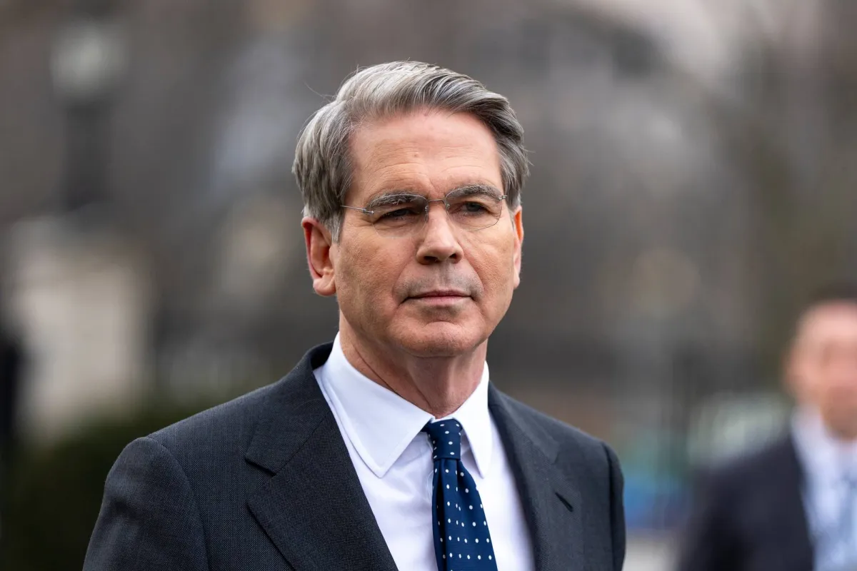 الخزانة الامريكية تمنح ترخيصا مؤقتا لشراء النفط الروسي العالق