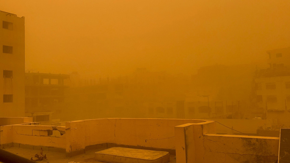 غزة تحت وطأة الرمال: عاصفة تزيد معاناة النازحين