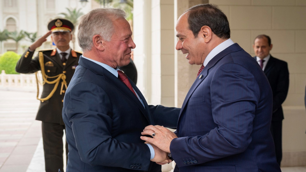 العاهل الاردني والرئيس المصري يبحثان تعزيز التعاون العربي لمواجهة الاخطار
