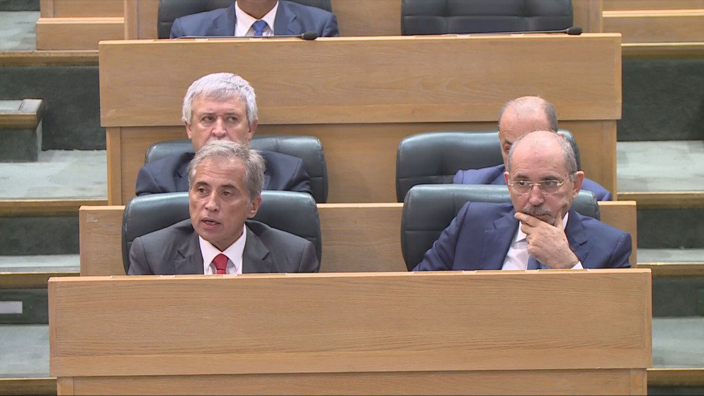 رئيس الوزراء: الأردن يتصدى للتحديات ويؤكد على سلامة المواطنين