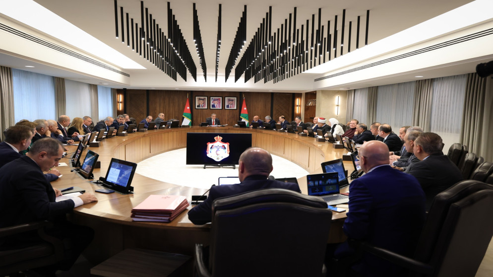 قرارات حكومية جريئة: دعم صناعي وتسديد ديون بقيمة مئات الملايين