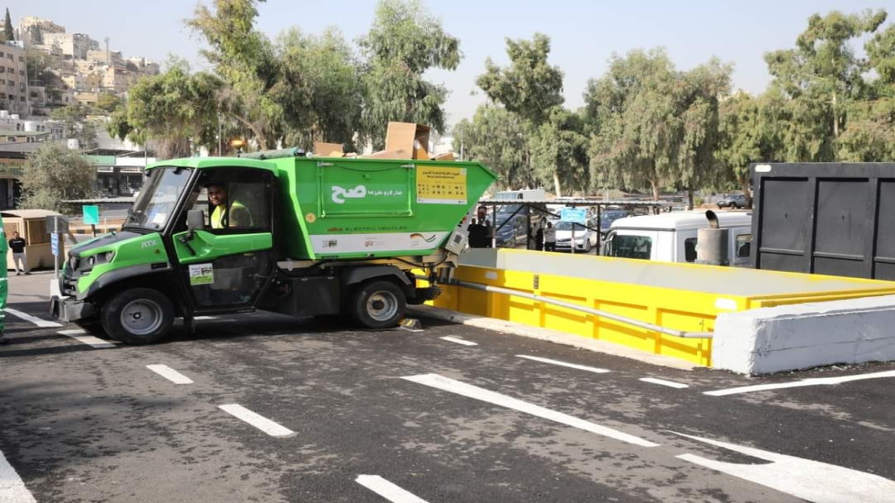 عمان تطلق مشروعا رائدا لفرز النفايات العضوية