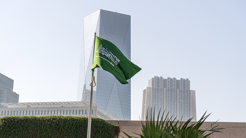 توترات متصاعدة: الحرس الثوري يستهدف قاعدة في الخرج السعودية