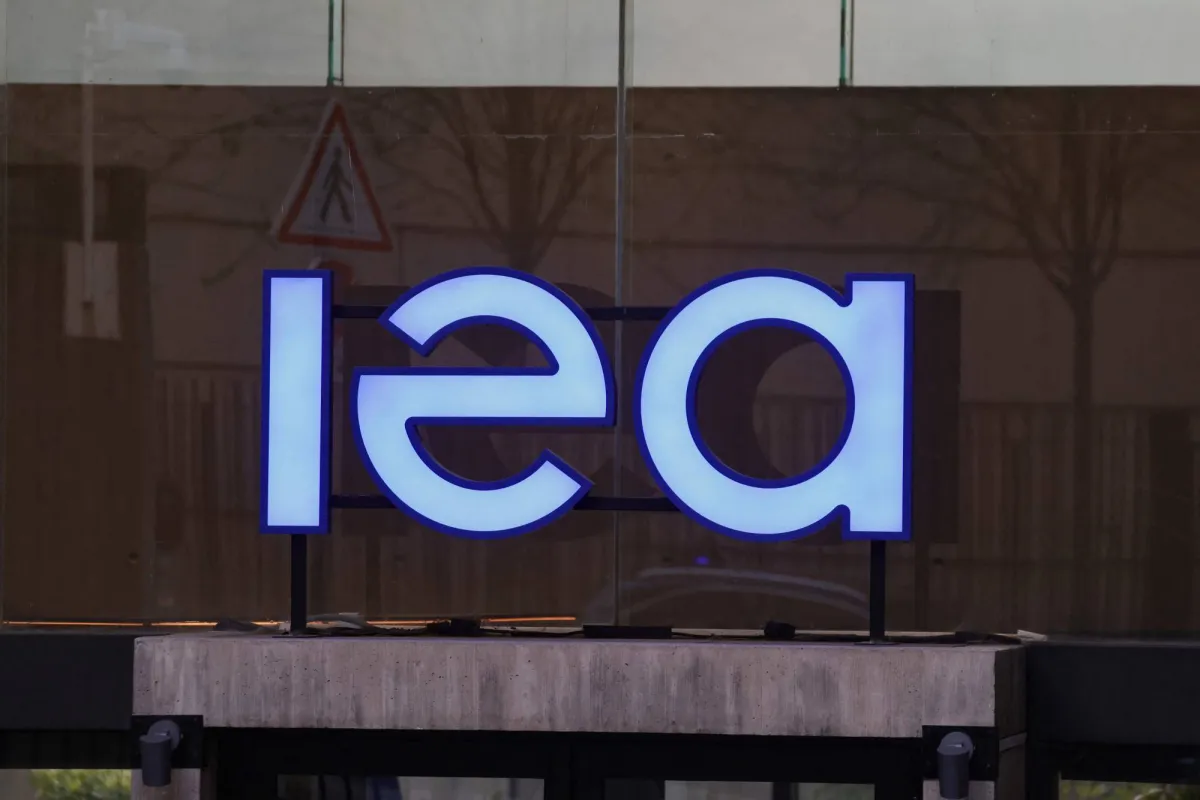 تحرك عالمي لمواجهة أزمة الطاقة وخطة لتوزيع الاحتياطيات النفطية